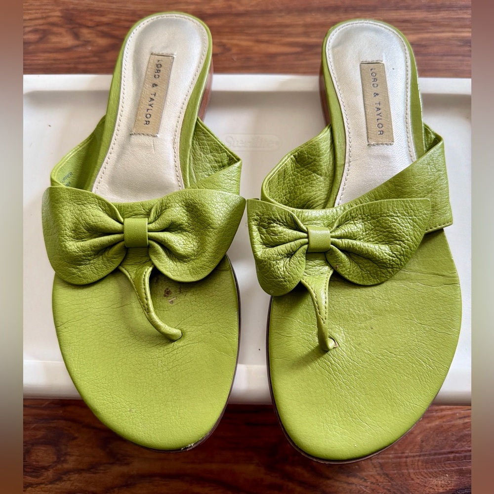 Vintage Lord & Taylor Green Leather Slide Sandals Bow Mule Size 6.5
